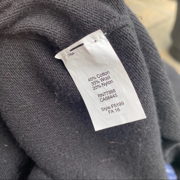 J Crew basic black crew neck sweater, xs, 35% wool - Picture 5 of 5